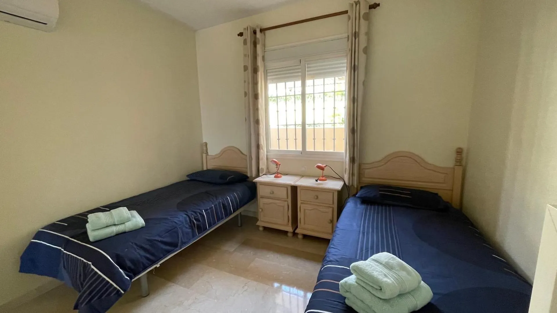 Apartment Intermobiliaria Rentals - Puerto Alto B3 11 Estepona Spain